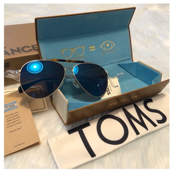 TOMS 60mm Blue Lens Sunglasses NWT - Picture 4 of 13